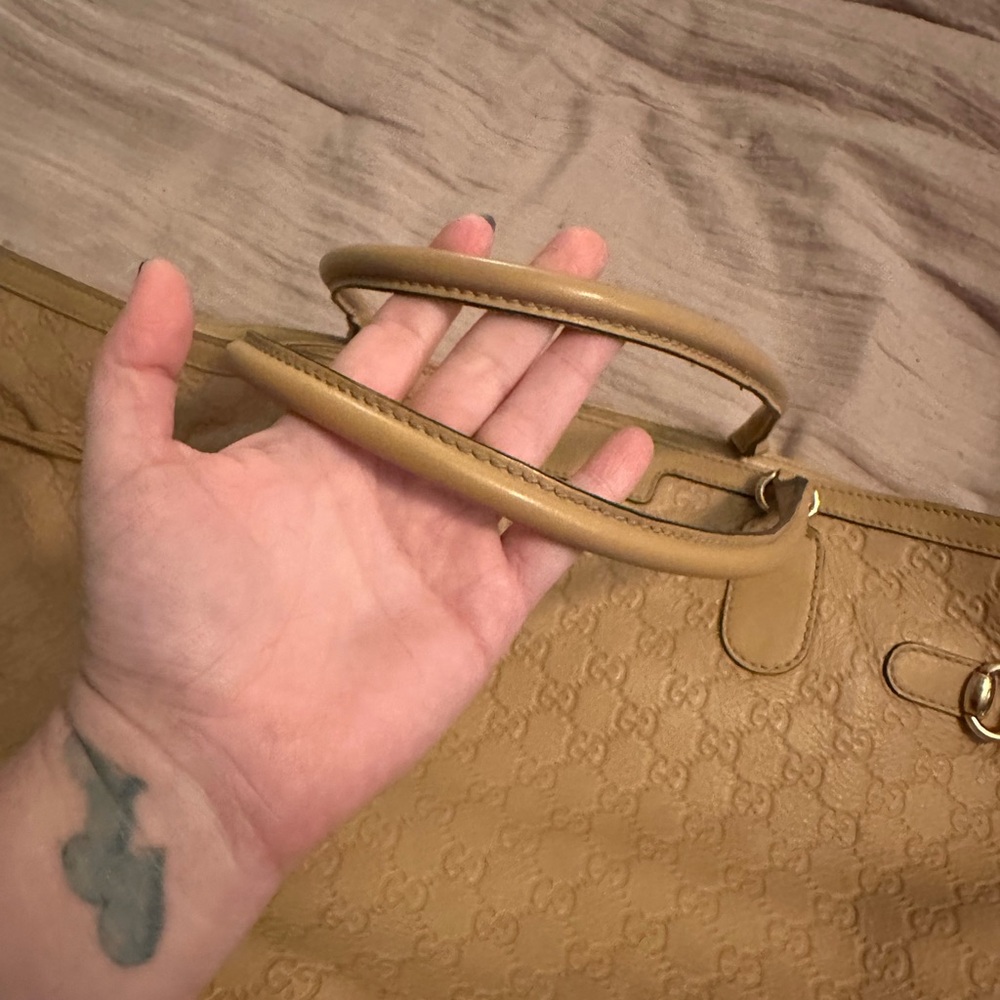 Authentic Gucci Beige Embossed Leather Tote - Picture 7 of 16